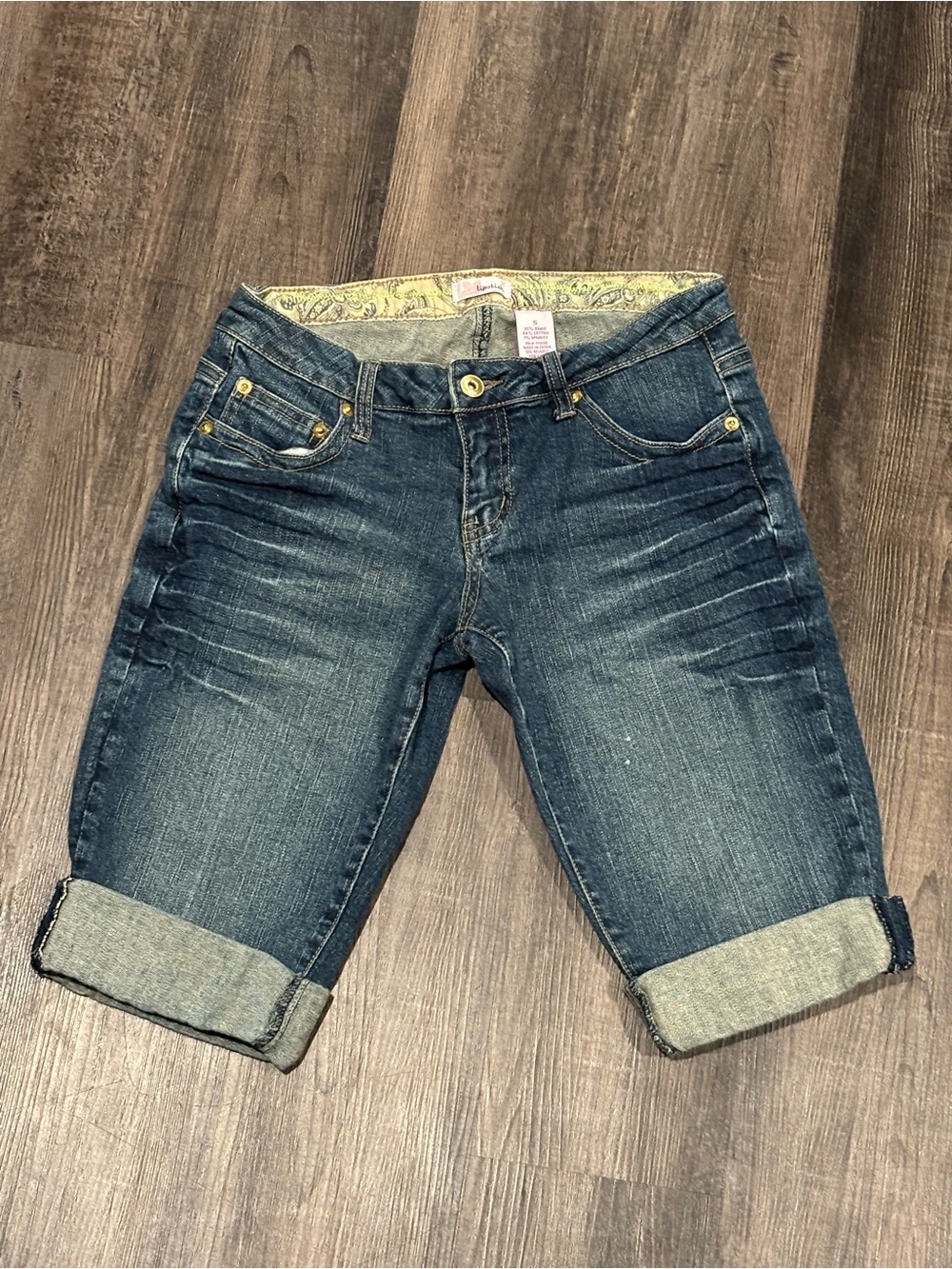Lipstick Denim Capris